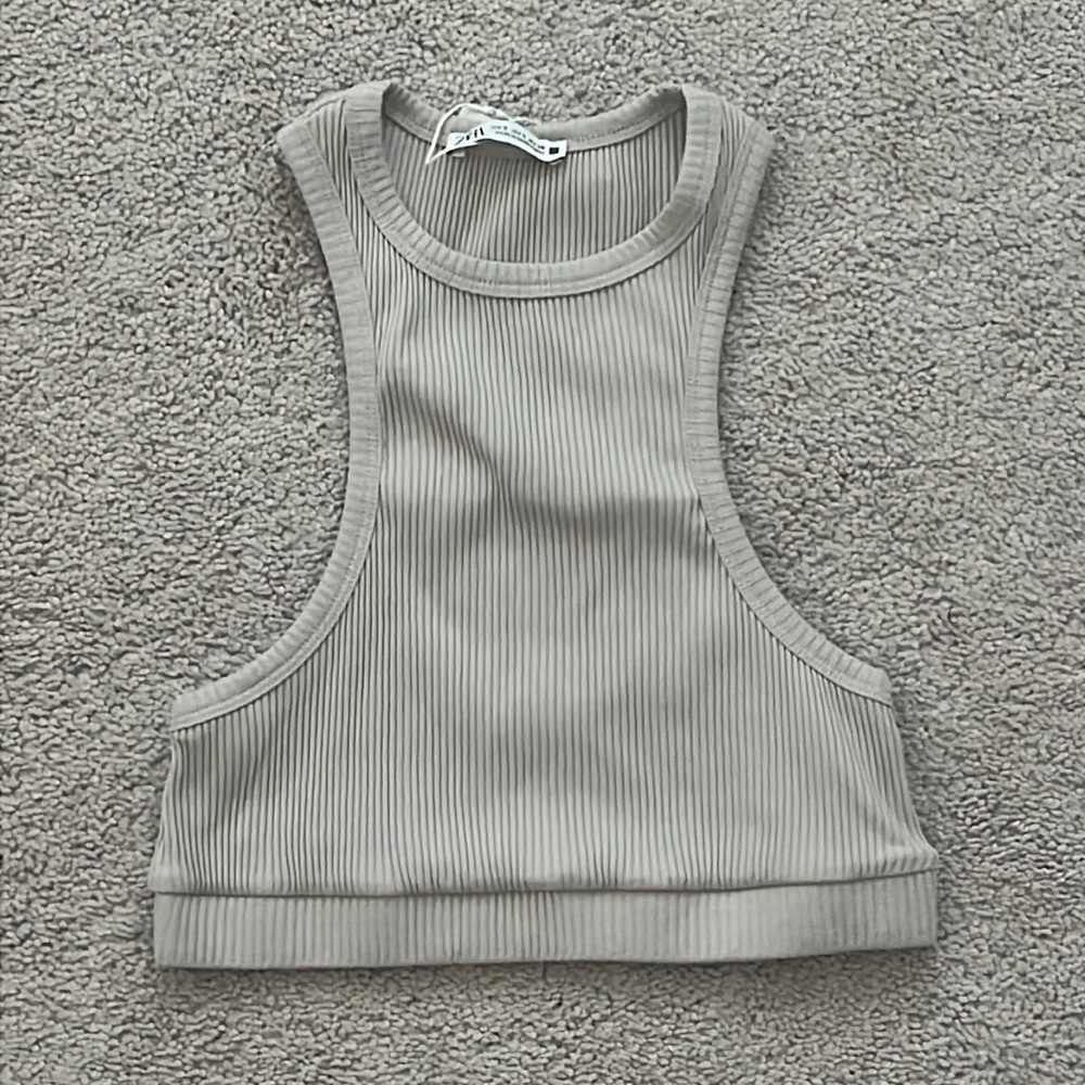 Brand New Zara Cropped Tank Top in a Size Small!!!